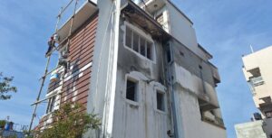 जलेका मन्त्री निवास रंग्याइँदै।